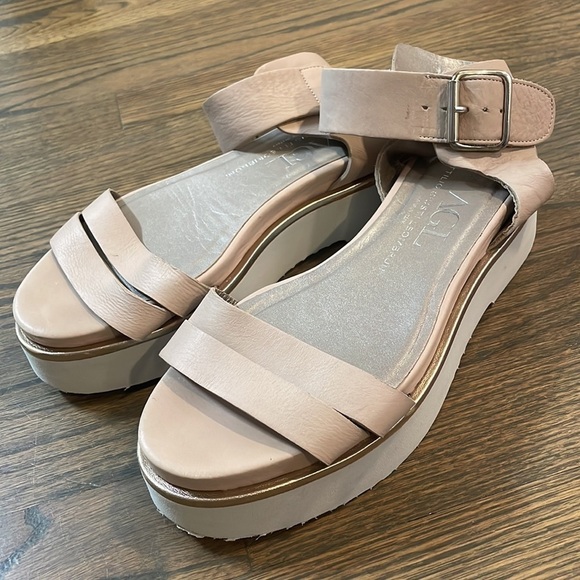 AGL Ankle Strap Platform Ankle Strap Sandal Dusty Rose Leather - Picture 14 of 14